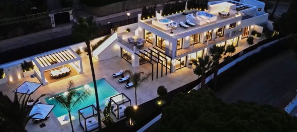 5 bedrooms Villa in Marbella, Spain No. 71443 2