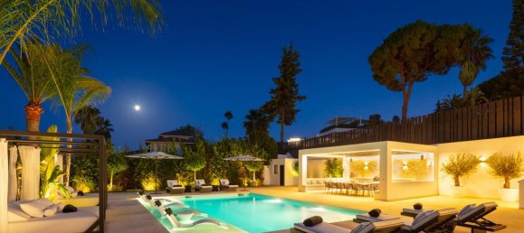 5 bedrooms Villa in Marbella, Spain No. 71443 27