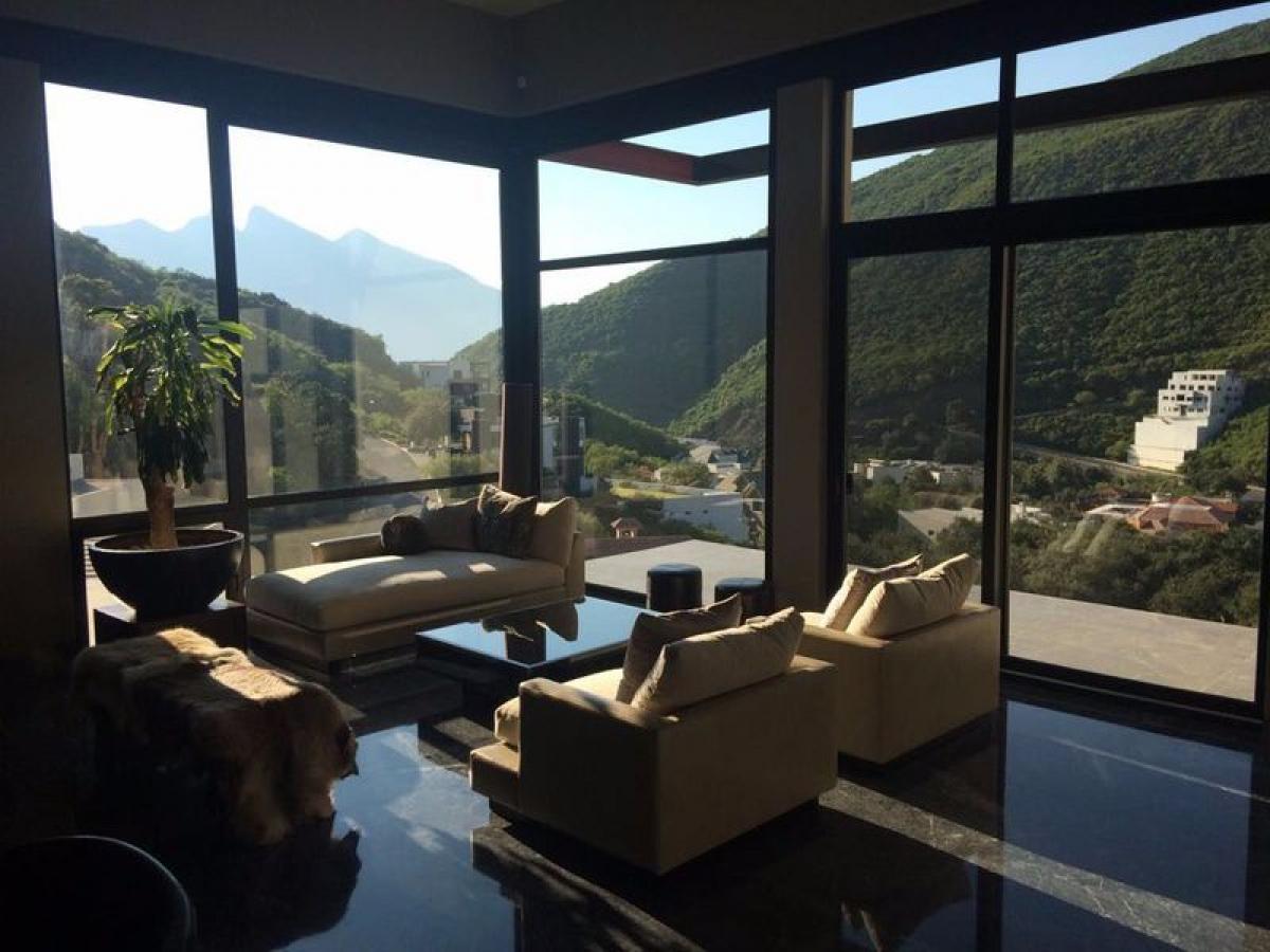 4 bedrooms House in Nuevo Leon, Mexico No. 149356