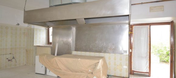 Casa de 30 divisões em Montefiorino, Italy N.º 206941 36