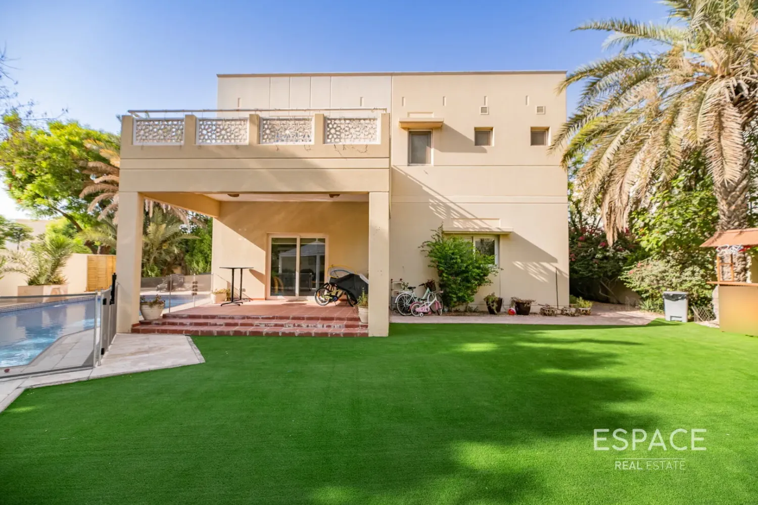 Вилла с 4 спальнями в Meadows, ОАЭ № 106198