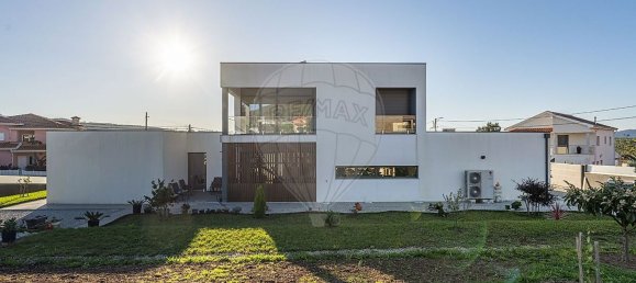 4 bedrooms House in Penafiel, Portugal No. 22723 11