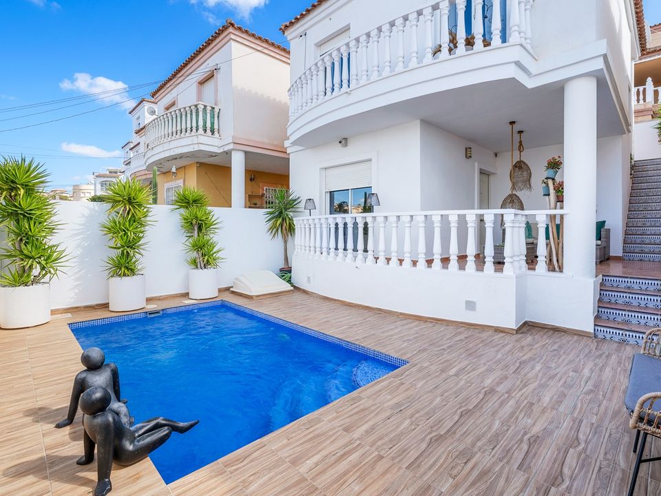 2 bedrooms Villa in Alicante, Spain No. 178185