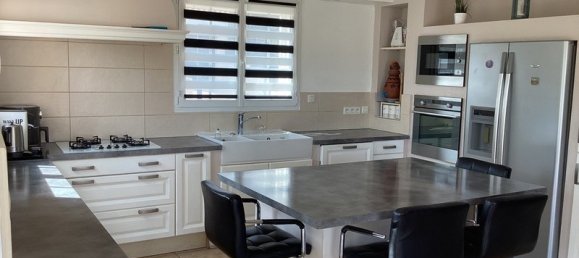 3 bedrooms Villa in Narbonne, France No. 196729 4