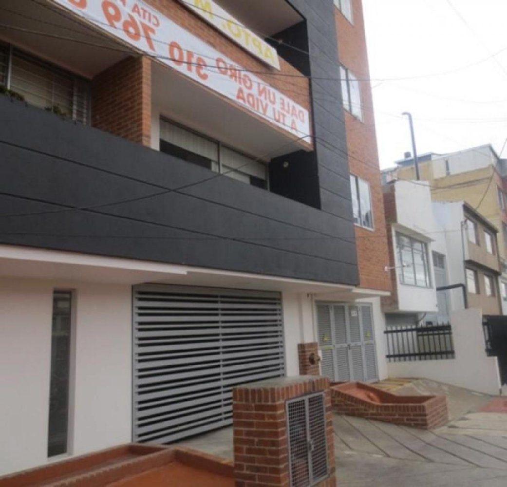 2 bedrooms House in Bogota, Colombia No. 14045