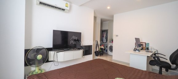 2 bedrooms Condo in Pattaya, Thailand No. 5384 9