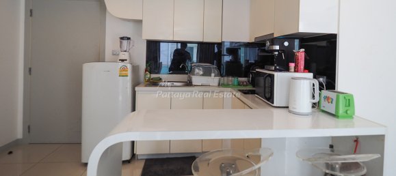 2 bedrooms Condo in Pattaya, Thailand No. 5384 2