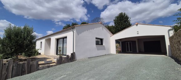 3 bedrooms House in Vendee, France No. 299950 2