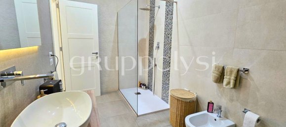 3غرفة شقة في Pozzuoli, Italy رقم 134243 15