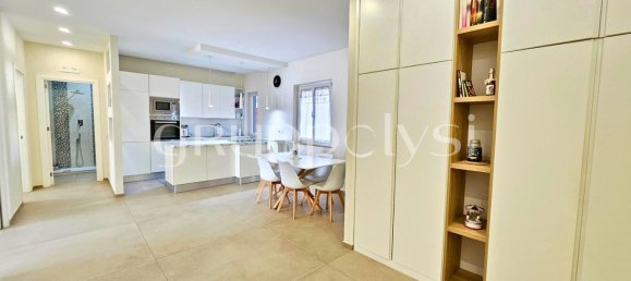 3غرفة شقة في Pozzuoli, Italy رقم 134243 5