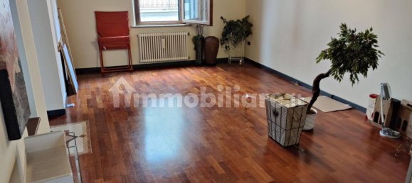 33 Schlafzimmer Villa in Ostiglia, Italy, Nr. 128951 6