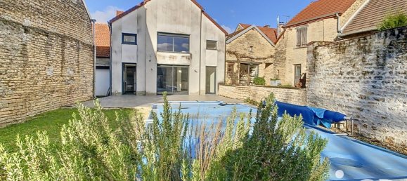 5-Zimmer Stadthaus in Chateauvillain, France, Nr. 50016 2