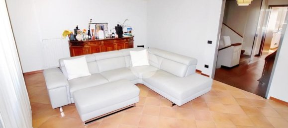 3 bedrooms Villa in Colorno, Italy No. 52361 4