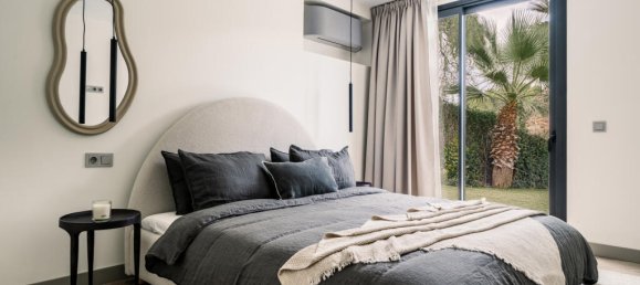 5 bedrooms Villa in Marbella, Spain No. 71363 14