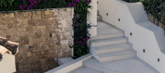 5 bedrooms Villa in Marbella, Spain No. 71363 21