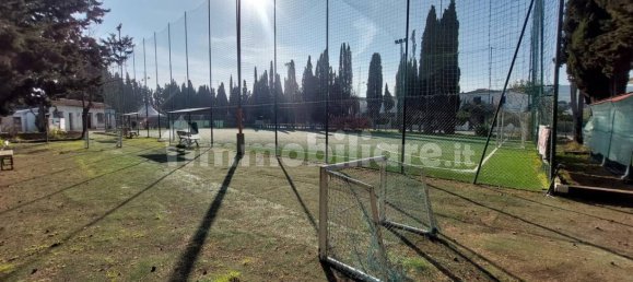 2700m² Commercial property in Martinsicuro, Italy No. 343139 12