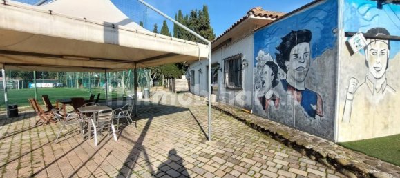 2700m² Commercial property in Martinsicuro, Italy No. 343139 5
