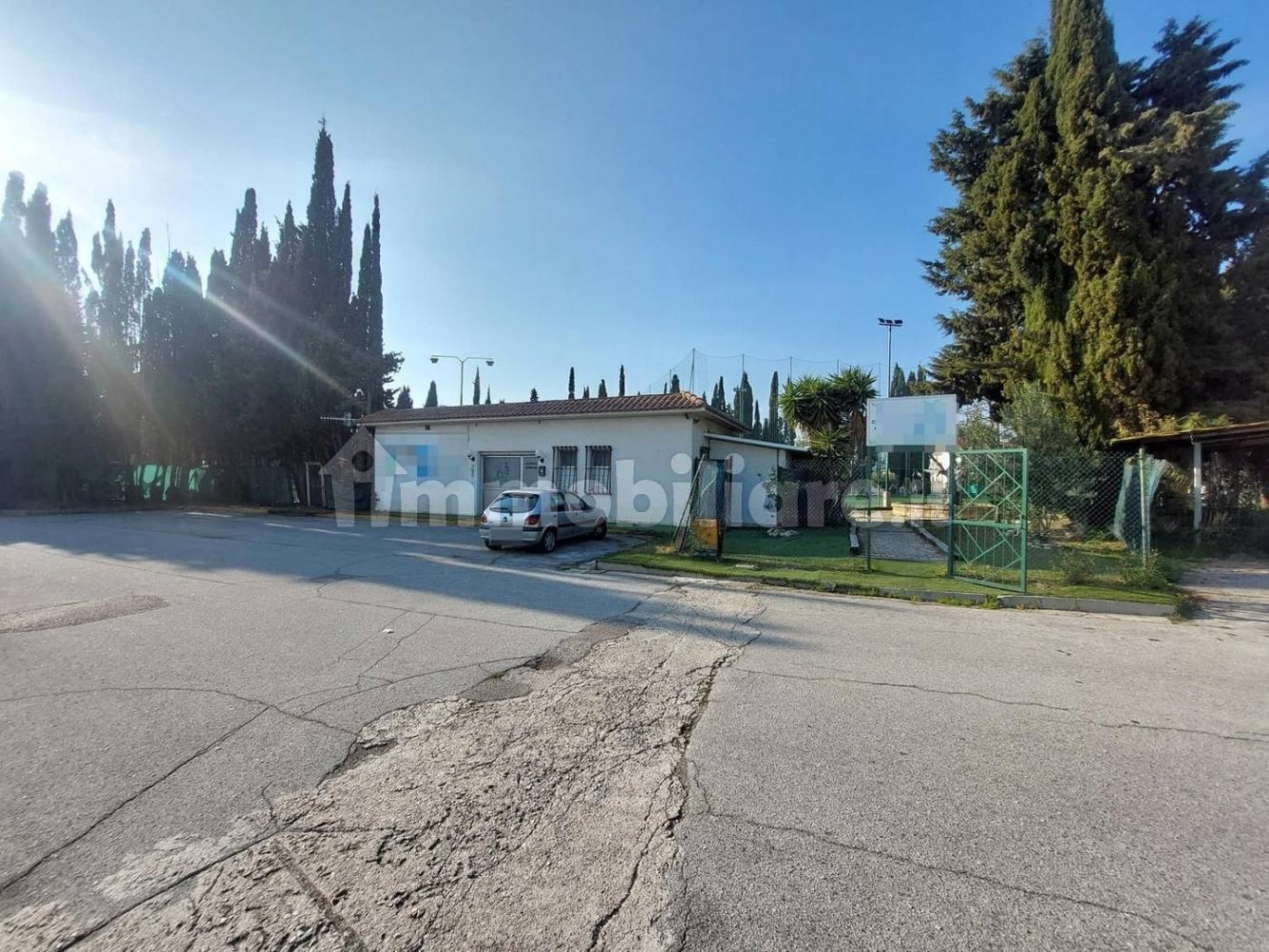 2700m² Commercial property in Martinsicuro, Italy No. 343139