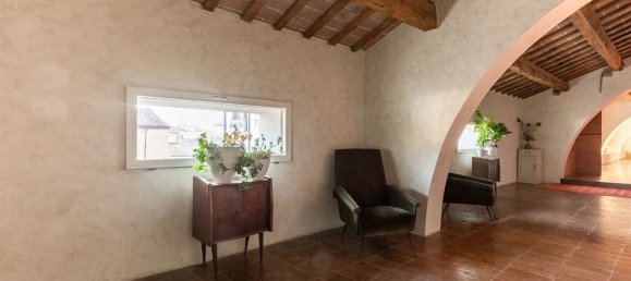 Квартира с 4 комнатами в Фаэнца, Италия № 162704 2