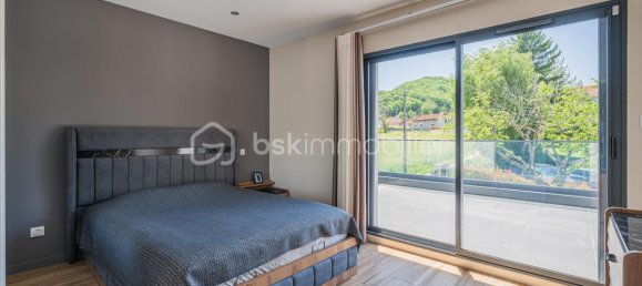 4 Schlafzimmer Villa in Brie-et-Angonnes, France, Nr. 339761 13