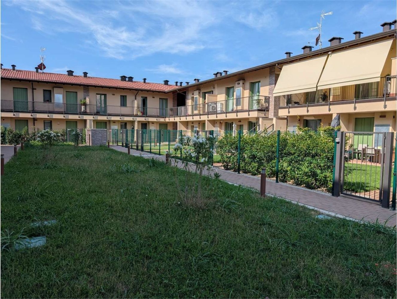 Apartamento de 2 dormitorios en Osio Sopra, Italy No. 338614