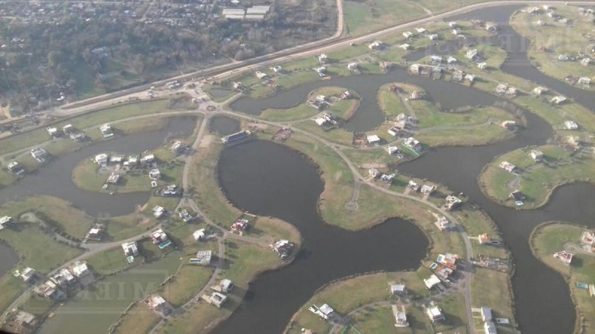  Land in Escobar, Argentina No. 117541