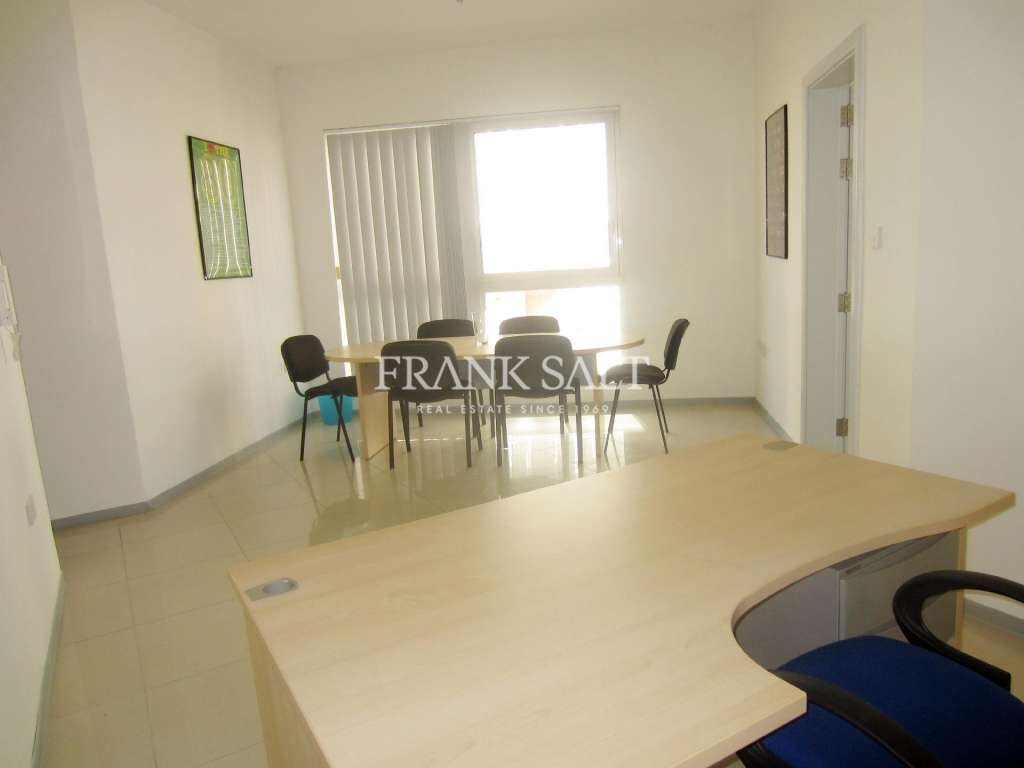 Oficina en Sliema, Malta 55 m² No. 12910