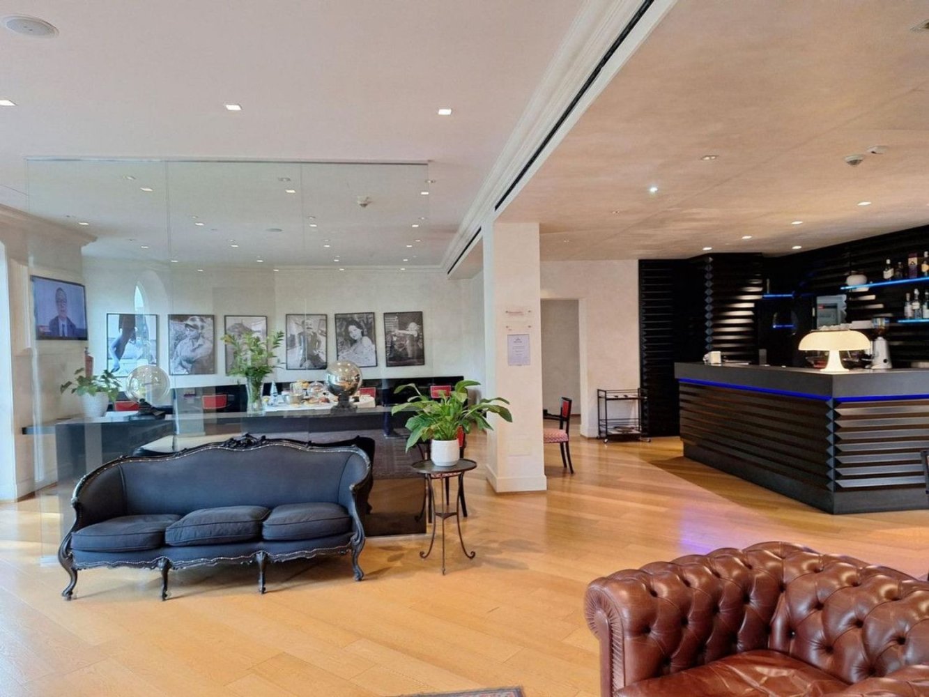 Edificio en Fano, Italy 760 m² No. 372517