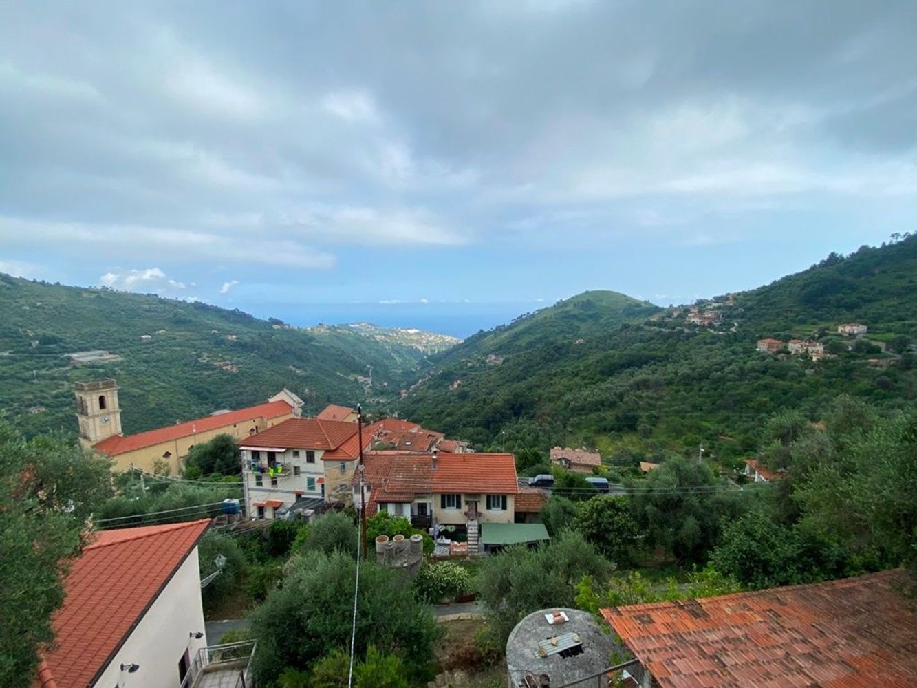 6 rooms Apartment in Sanremo, Italy No. 285624