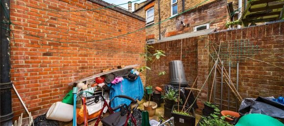 3 bedrooms House in Shepherds Bush, United Kingdom No. 12187 12