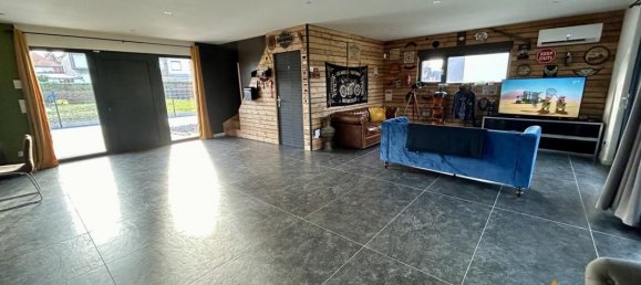 5 bedrooms House in Cambrai, France No. 152379 8