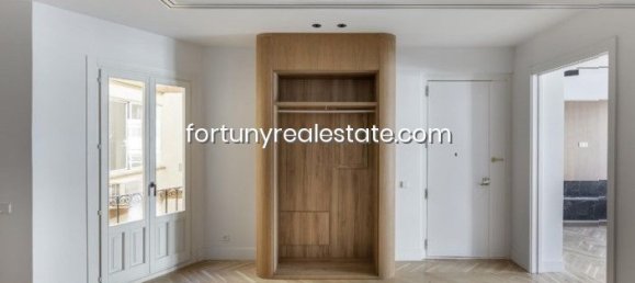 4 bedrooms Apartment in Madrid, Spain No. 110062 25