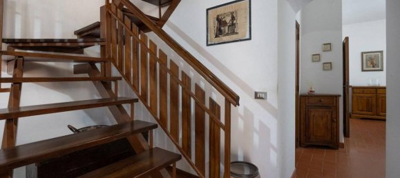 7 rooms House in Cortona, Italy No. 29655 21