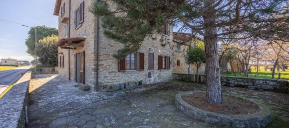 7 rooms House in Cortona, Italy No. 29655 4