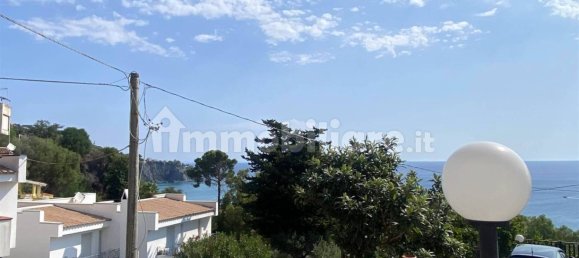 Apartamento de 3 dormitorios en Stalettì, Italy No. 226339 17