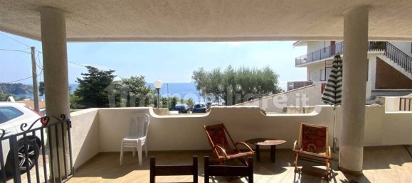 Apartamento de 3 dormitorios en Stalettì, Italy No. 226339 2