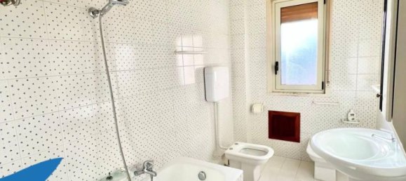 4 rooms Apartment in Palermo, Italy No. 274859 9