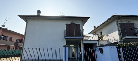 4 rooms Villa in Colorno, Italy No. 230511 2