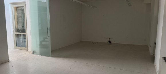 Oficina en Lodi, Italy 765 m² No. 364565 22
