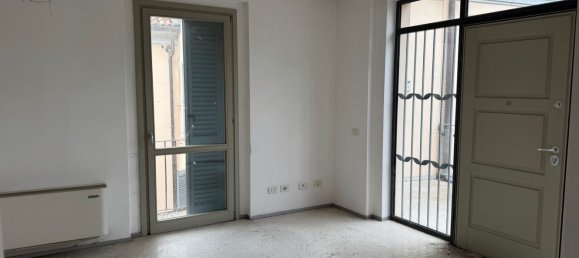 Oficina en Lodi, Italy 765 m² No. 364565 2