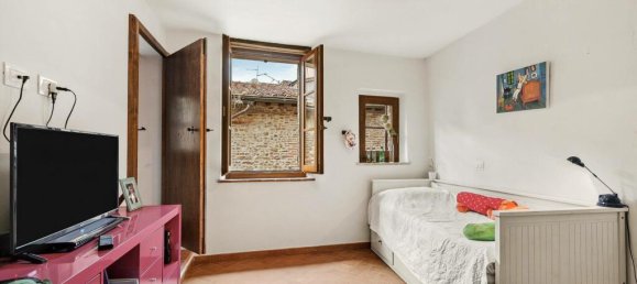 4 Schlafzimmer Wohnung in Città della Pieve, Italy, Nr. 53678 11