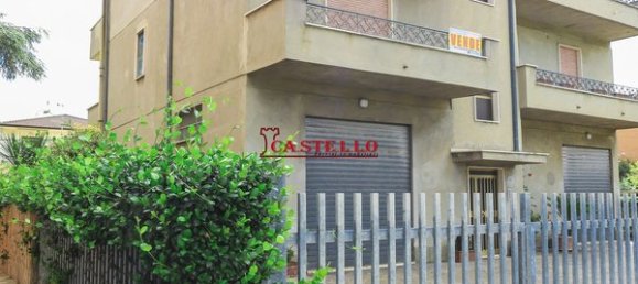 10 rooms House in Cisterna di Latina, Italy No. 79935 7