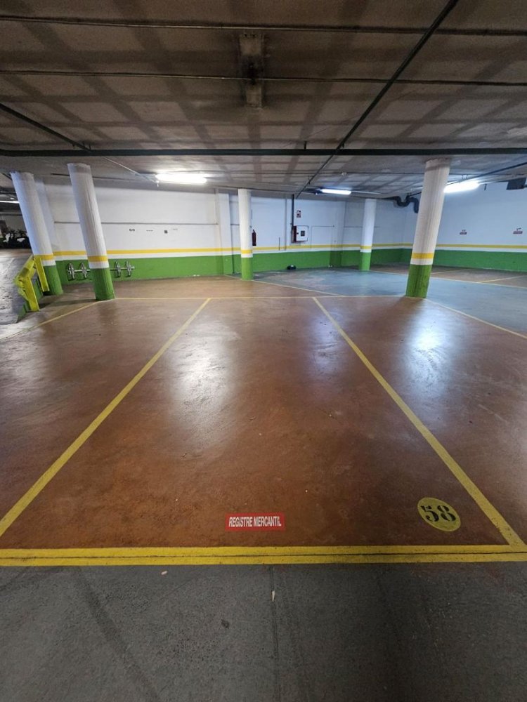 Парковка 48м² в Сантс-Монтжуик, Испания № 214667