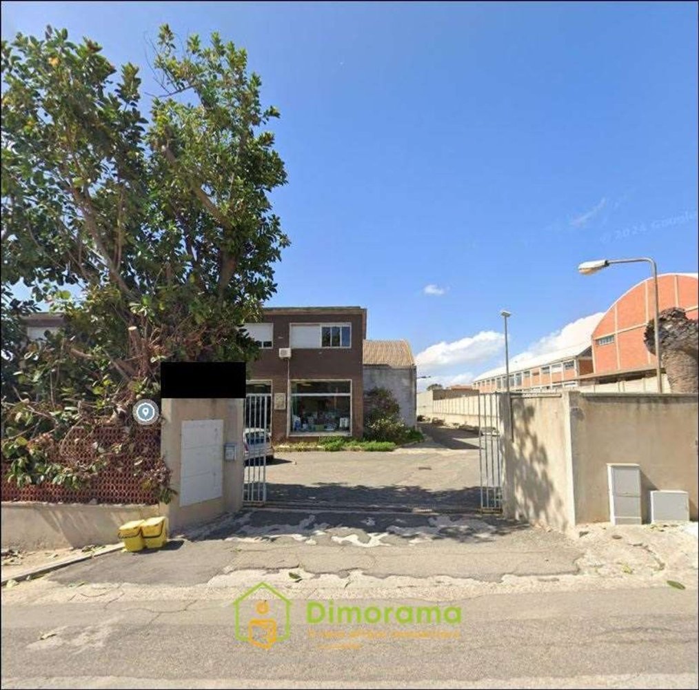  مستودع في Cagliari, Italy 483متر مربع رقم 27389