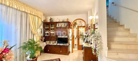 3 bedrooms Apartment in Cecina, Italy No. 354604 6