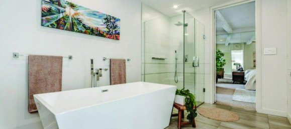 5 bedrooms House in Hamilton, Canada No. 101 12