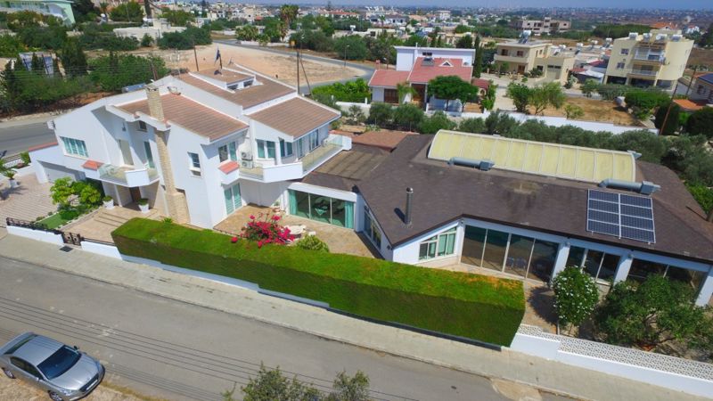 Villa de 4 dormitorios en Deryneia, Cyprus No. 17854