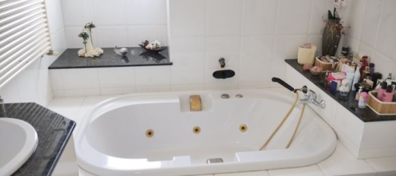 Villa de 4 dormitorios en Deryneia, Cyprus No. 17854 12