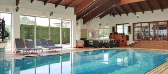 Villa de 4 dormitorios en Deryneia, Cyprus No. 17854 14