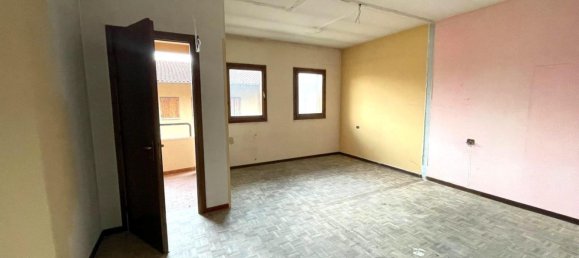 Casa de 2 habitaciónes en Udine, Italy No. 110536 8